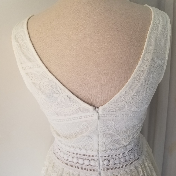 ⭐3 for 10 ⭐Juniors White Lace Dress - Picture 4 of 5